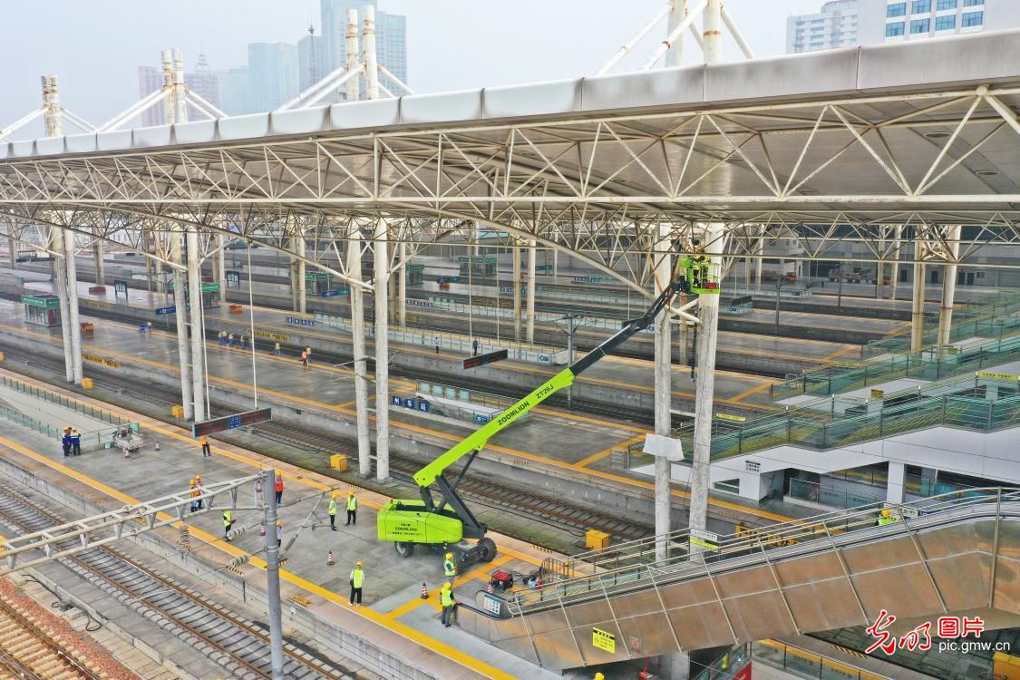 郑州站更换无柱风雨棚结构构件