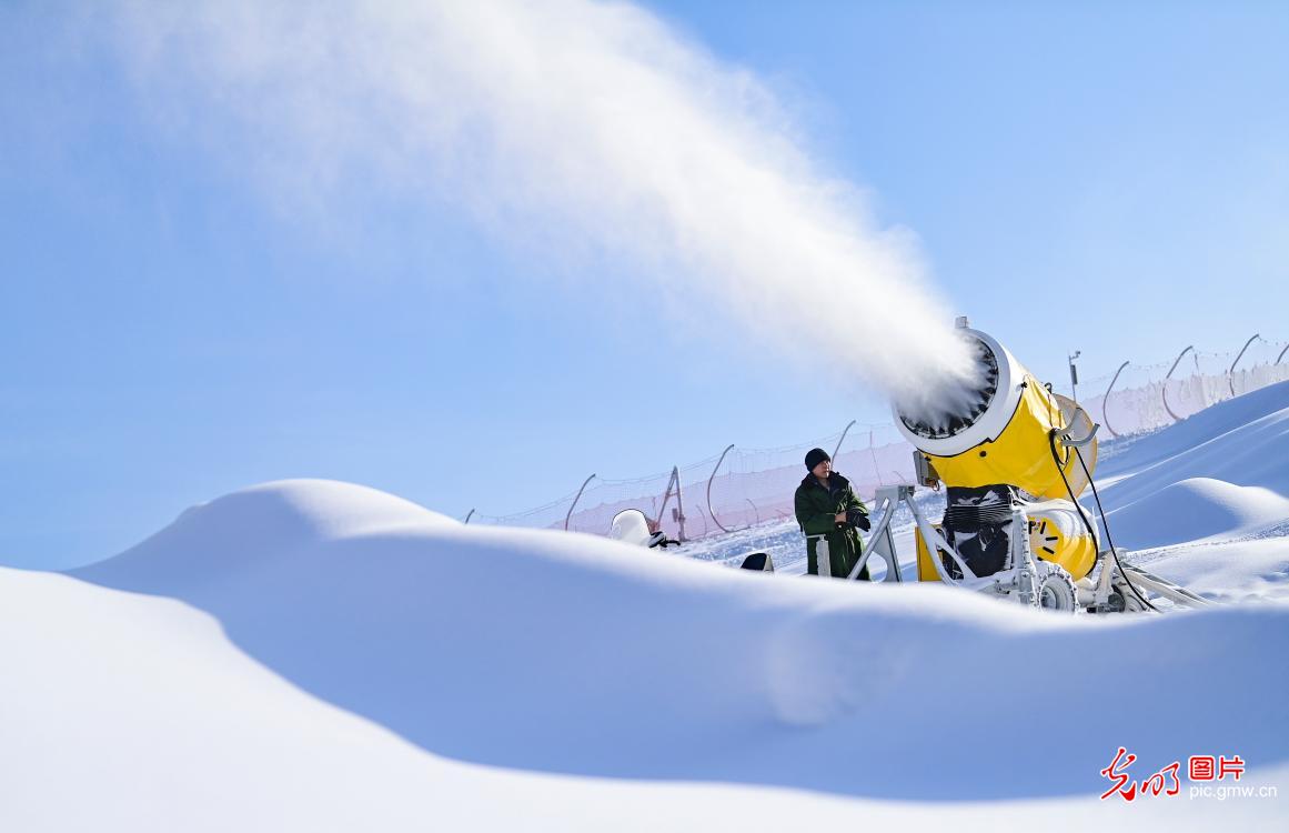 呼和浩特：马鬃山滑雪场即将建成开谈球吧体育放(图2)