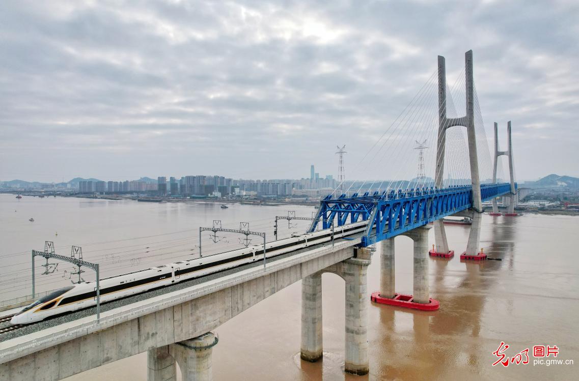 杭台高铁正式开通运营