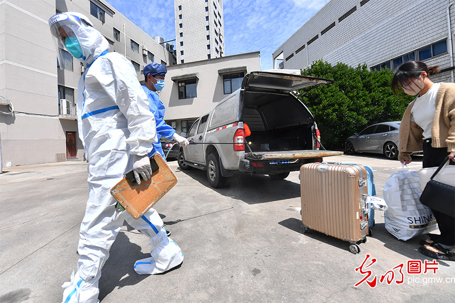 【光明图刊】浙江余姚：14天隔离点战“疫”纪实