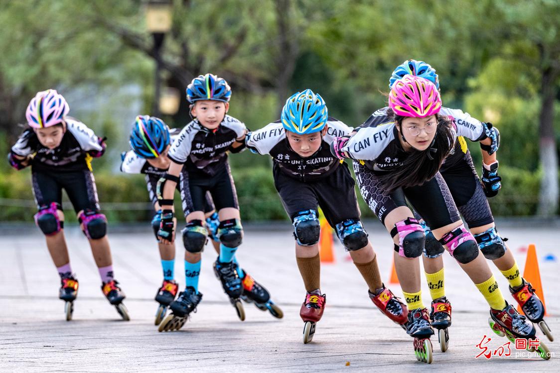 学习轮滑快乐暑假