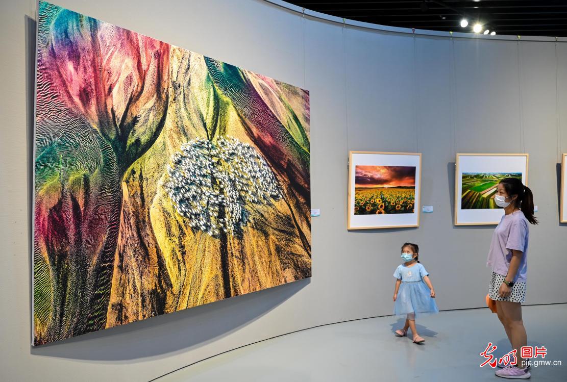 內(nèi)蒙古風(fēng)光攝影展在呼和浩特舉辦