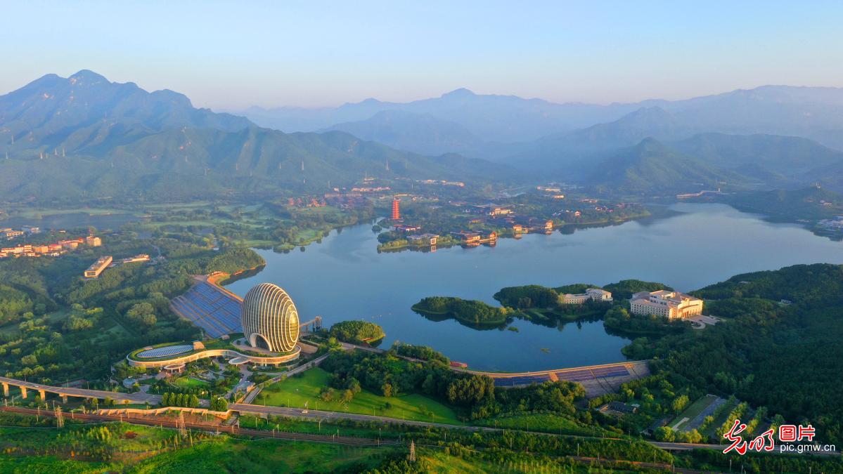 北京雁栖湖国际会都景色如画