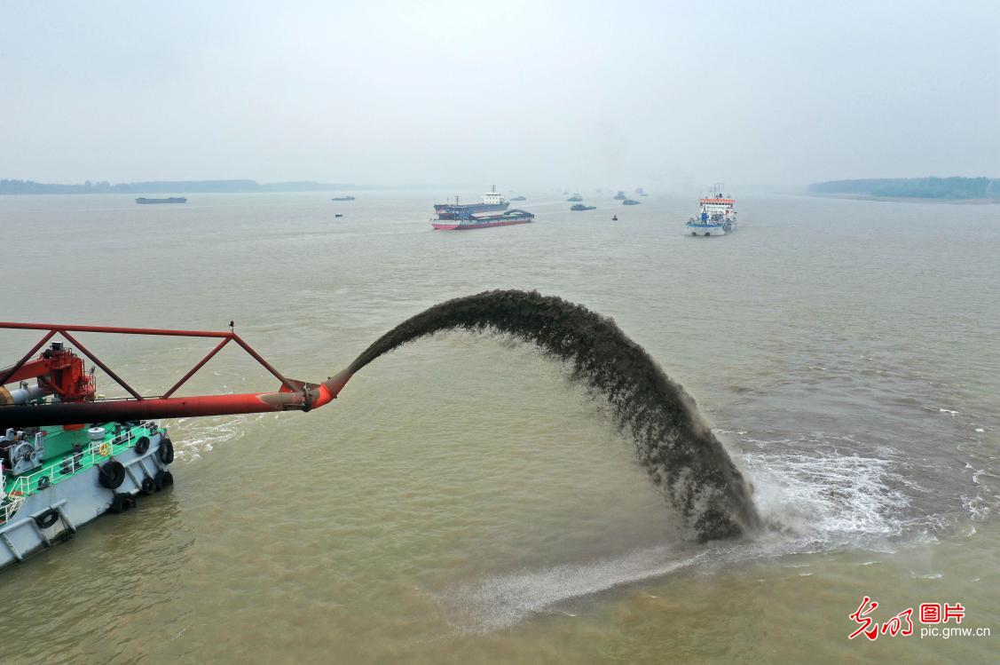 疏浚“黄金水道”保畅通