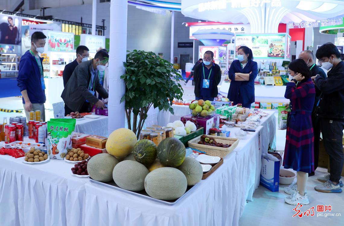 第七届中国—亚欧博览会在乌鲁木齐开幕