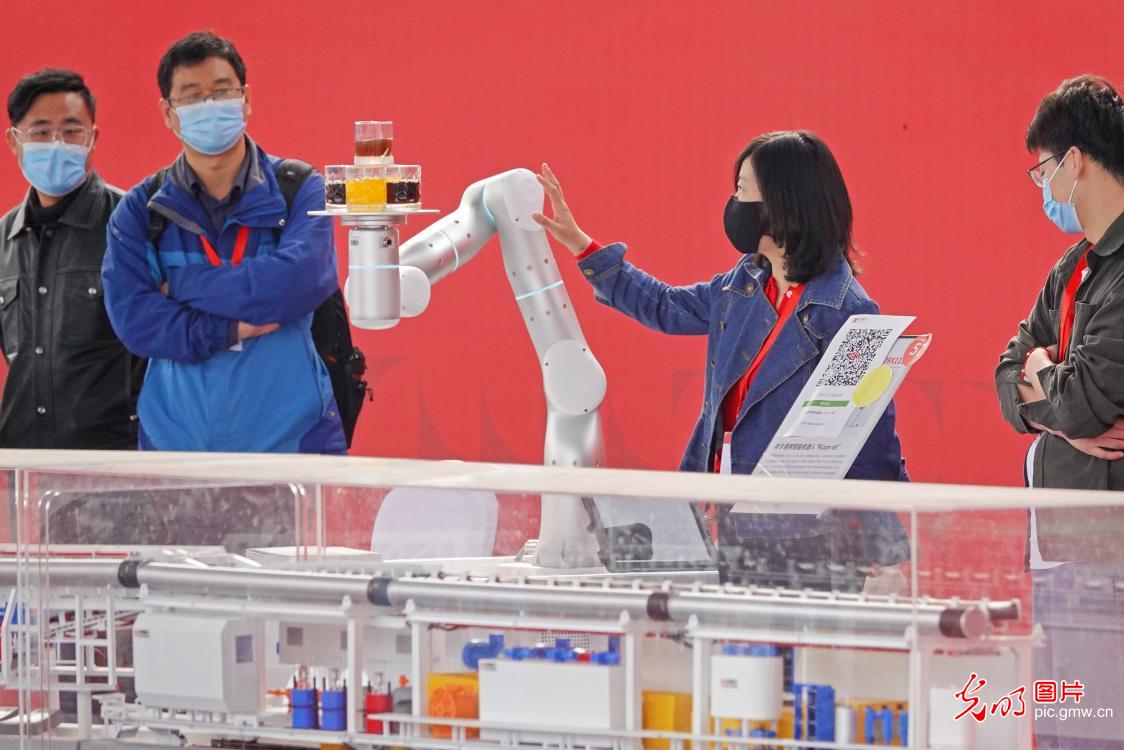 2022年中国优秀工业设计奖复评在烟台举行