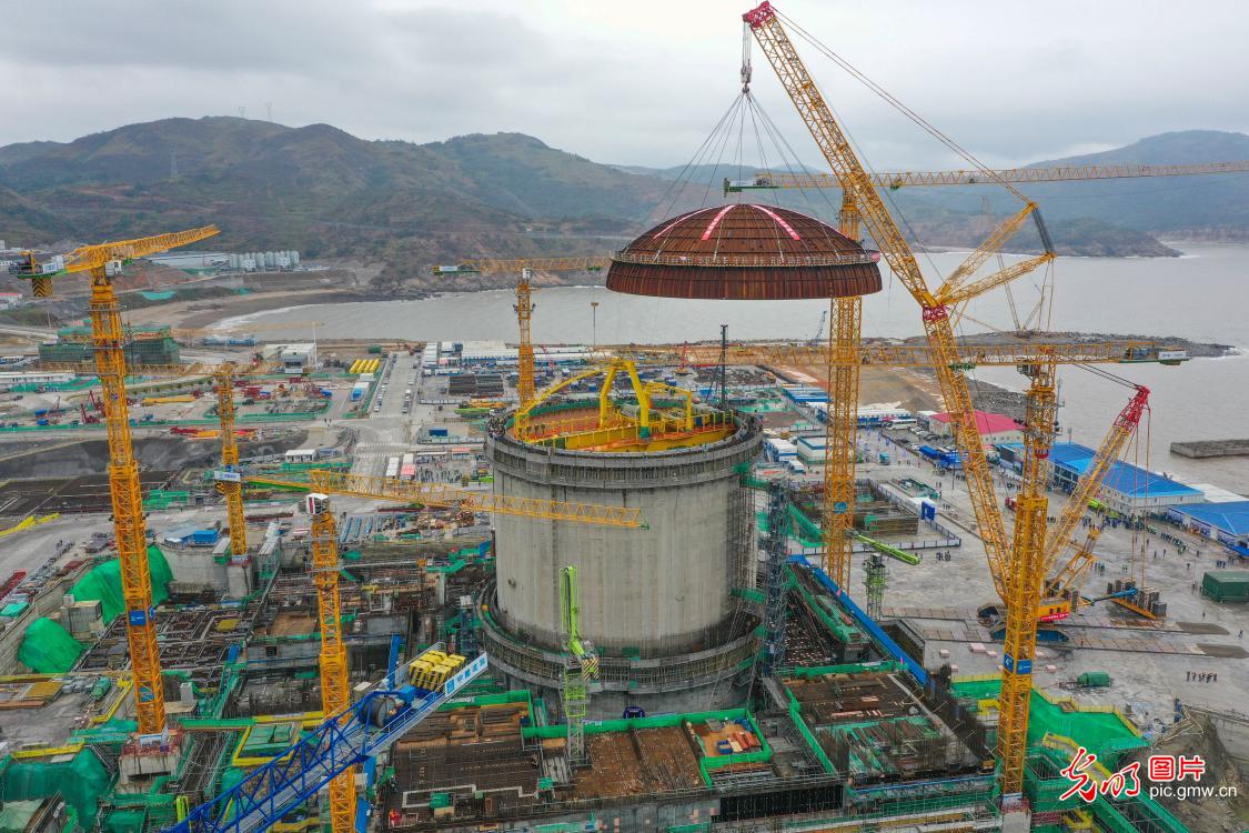 浙江温州：三澳核电1号机组完成穹顶吊装