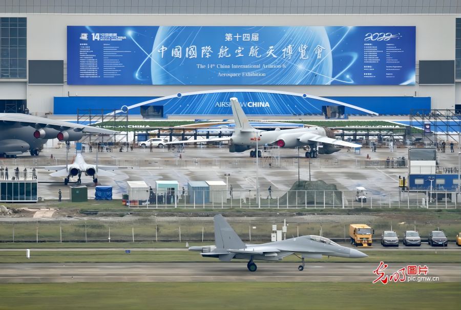 空军公布参加第十四届中国航展阵容