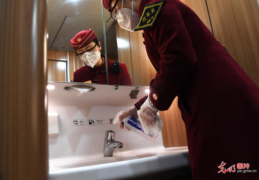 【同舟共济·同心抗疫】北京各大火车站客流明显回升