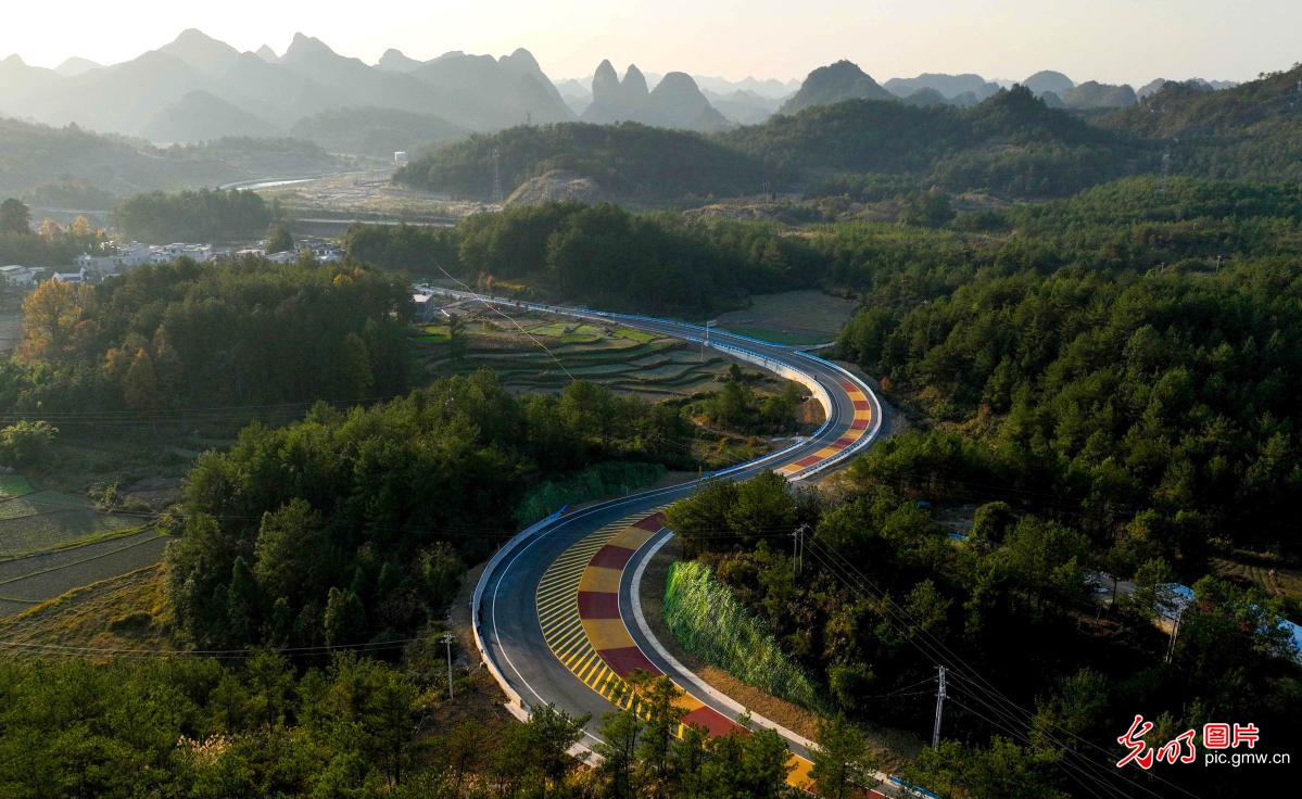美丽公路助力乡村振兴