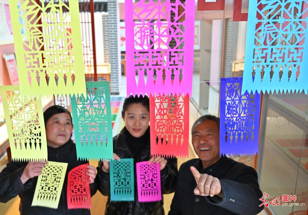 手工制作“过门笺”迎新年 手工制作“过门笺”迎新年