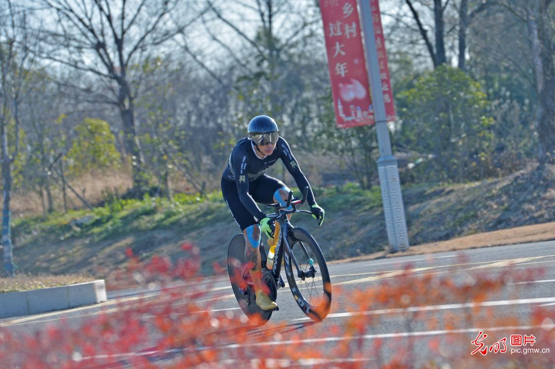 江苏常州：2022年全国公路自行车锦标赛开赛
