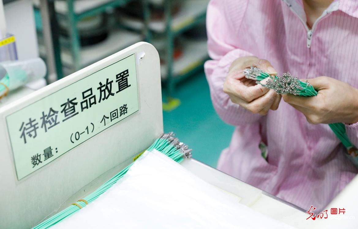 江西吉州：加速赶制订单 防疫生产两不误