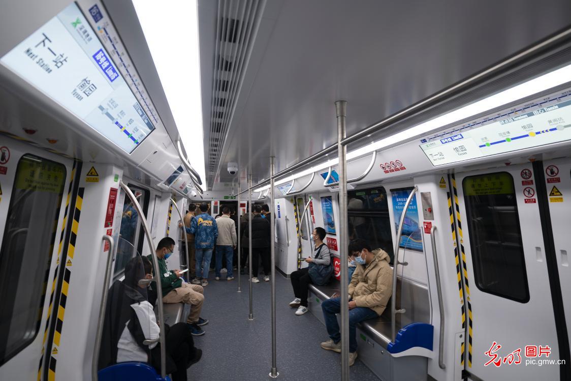 深圳地铁16号线开通试运营