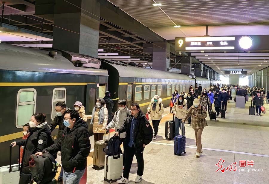 【新春走基层】全国铁路客运迎来返程高峰