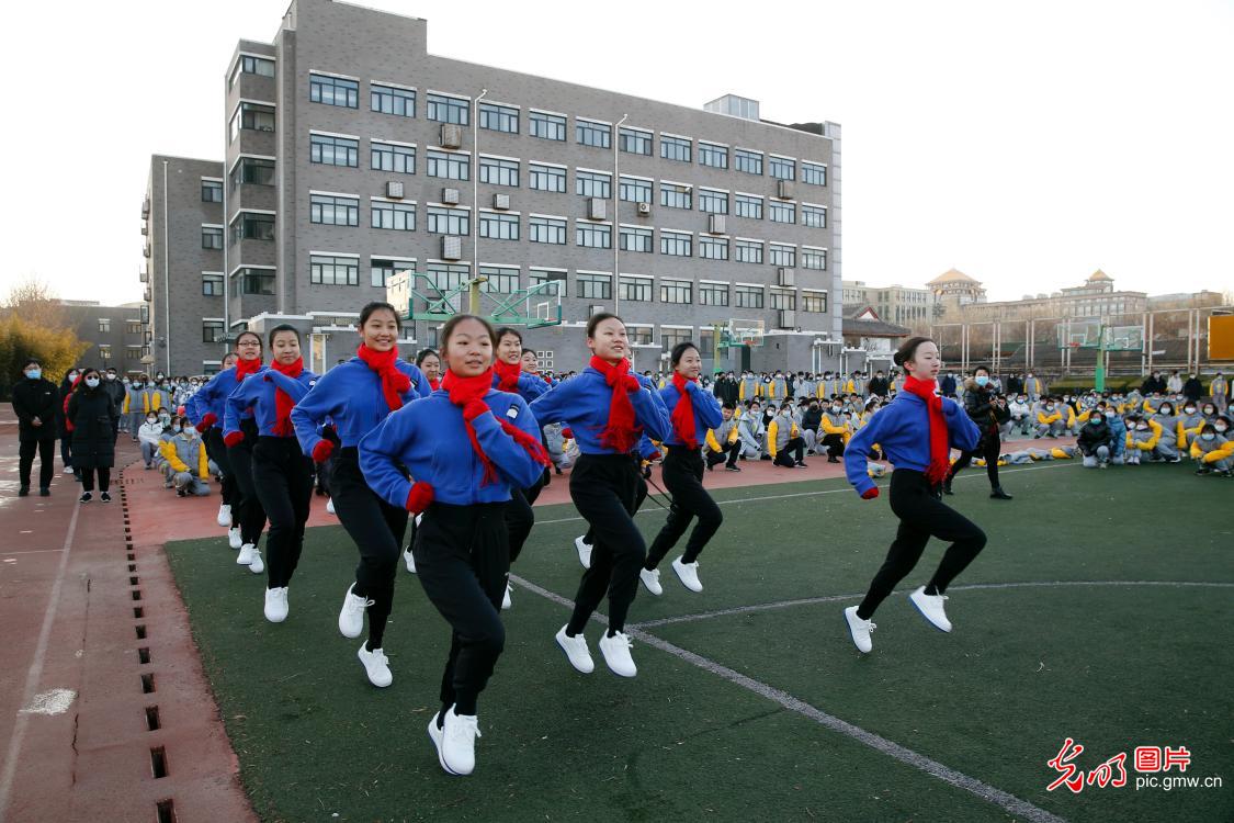 北京中小学生开启新学期