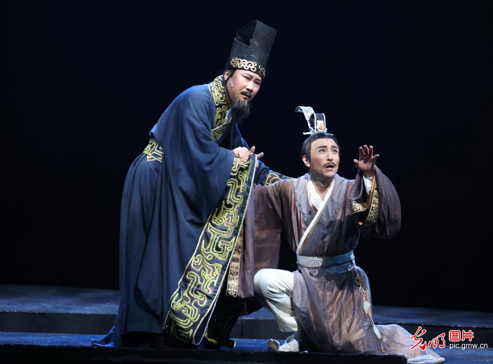 新编历史话剧《屈原》在武汉首演