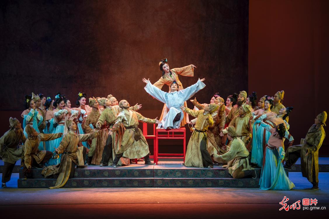 浙江金华：新编婺剧《踏摇记》公演