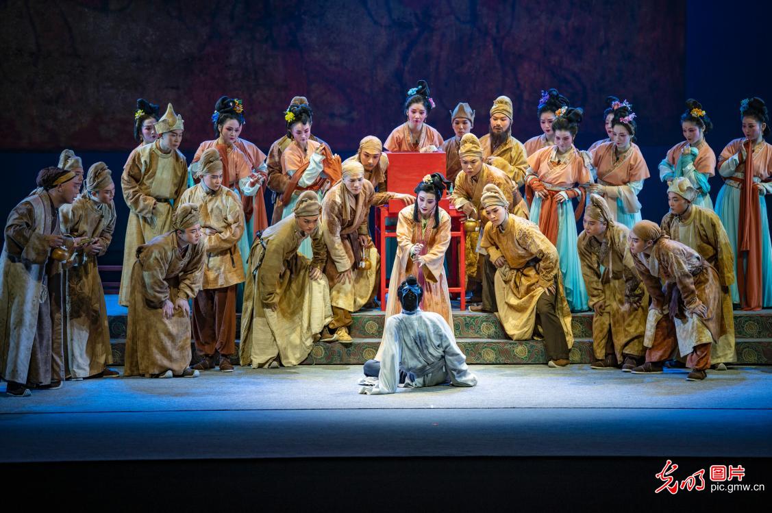 浙江金华：新编婺剧《踏摇记》公演