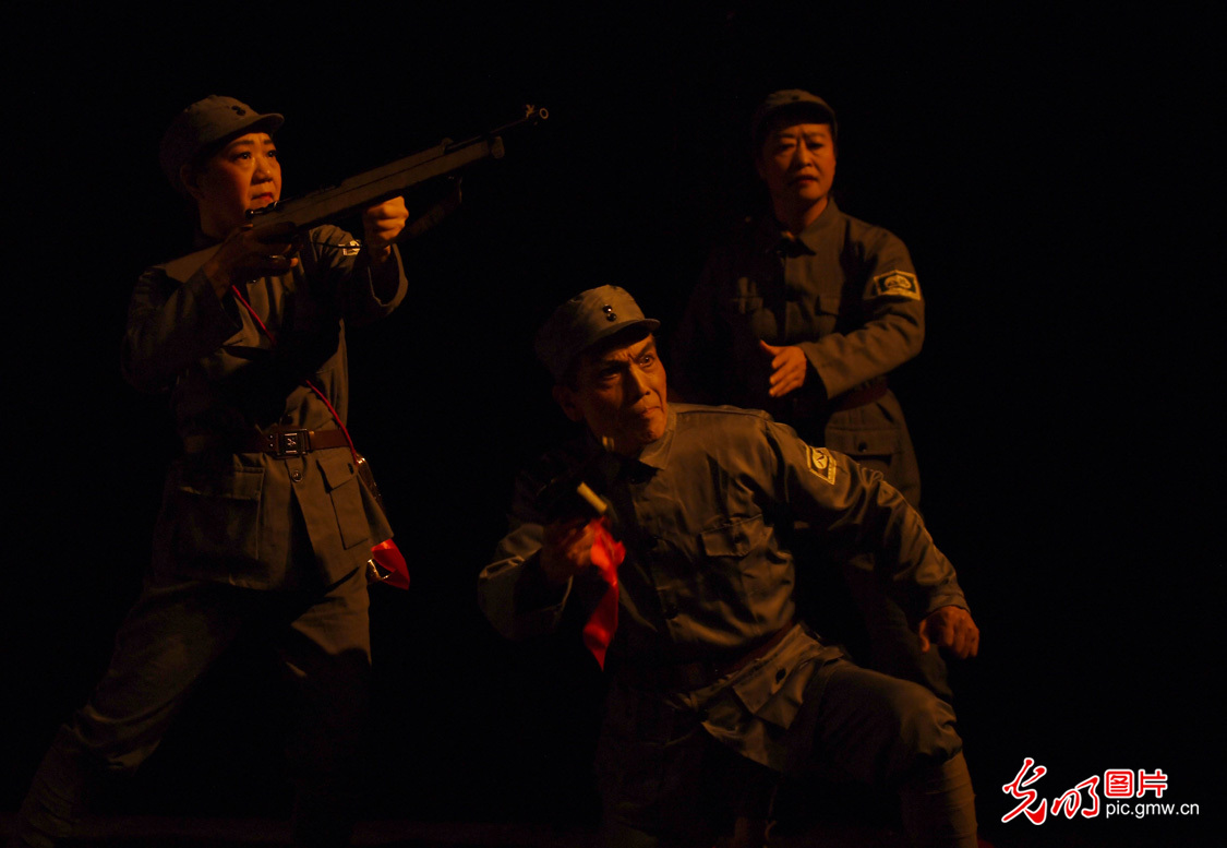 诗歌朗诵剧《让我们歌唱黄河》在京上演