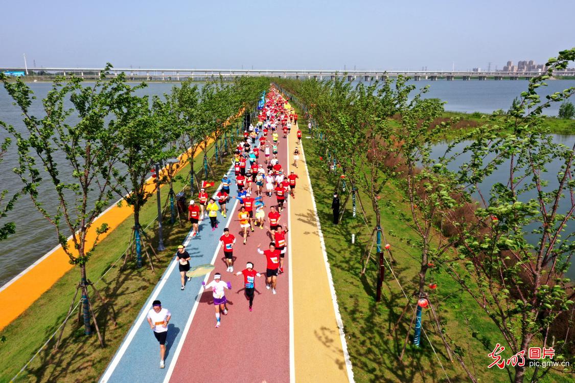 马拉松赛事 点燃全民户外运动热情 马拉松赛事 点燃全民户外运动热情