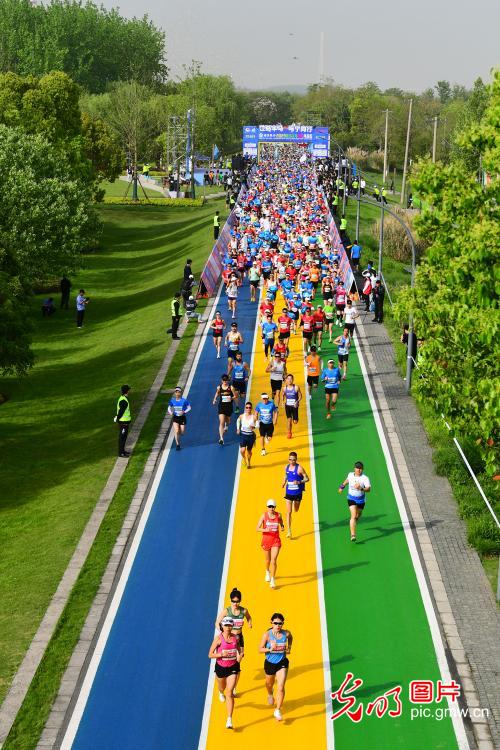 马拉松赛事 点燃全民户外运动热情 马拉松赛事 点燃全民户外运动热情
