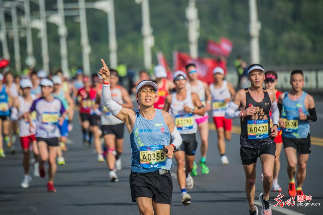 2023武汉马拉松开跑