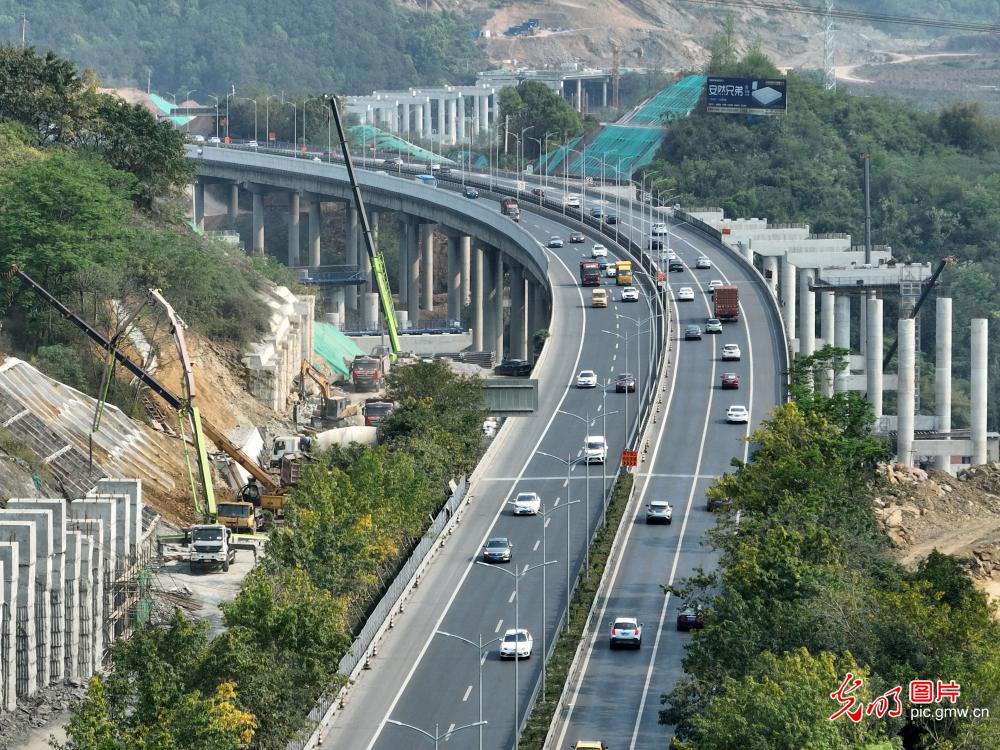 渝武高速复线建设加快推进