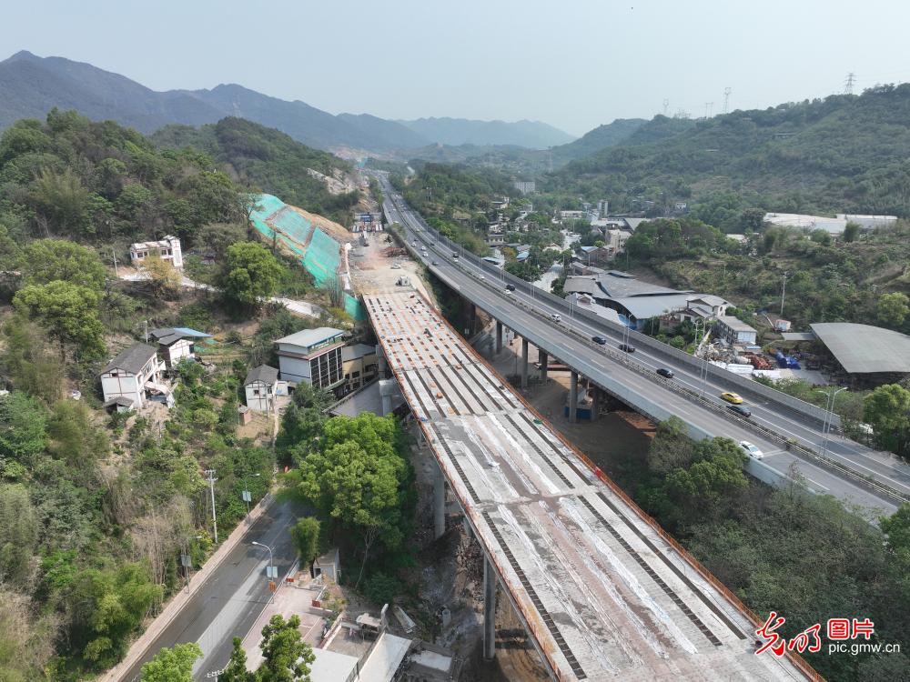 渝武高速复线建设加快推进