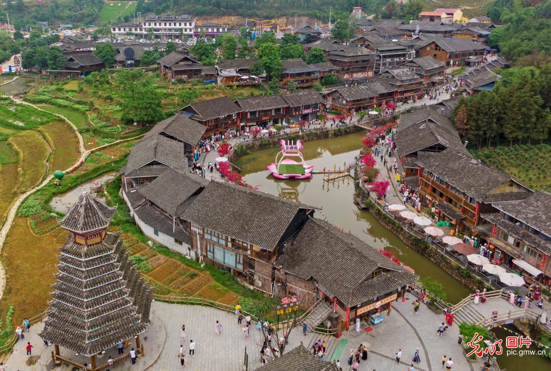 苗寨“三月三”迎客来 苗寨“三月三”迎客来