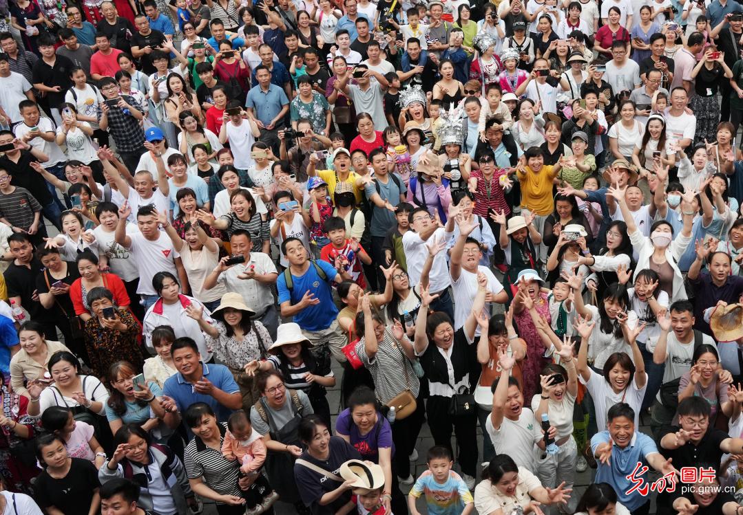 苗寨“三月三”迎客来 苗寨“三月三”迎客来