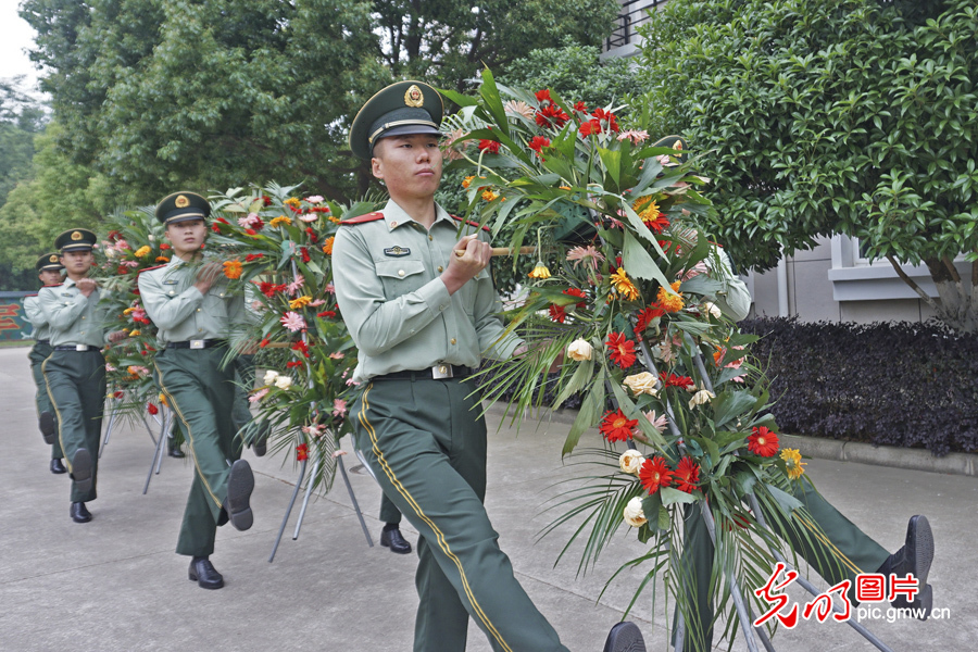 00后武警烈士李林雨：用热血完成生命的托举