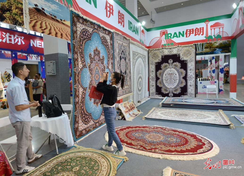 第七届全球跨境电商大会展览展示开启 第七届全球跨境电商大会展览展示开启