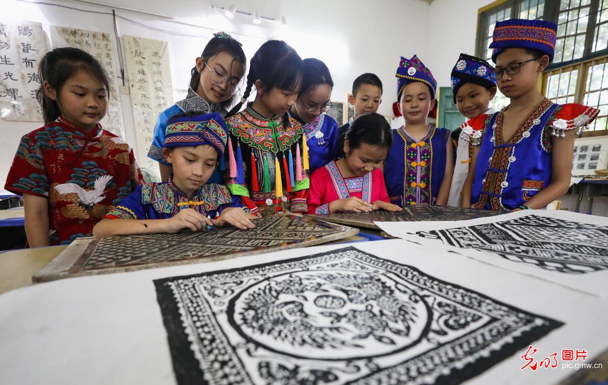 非遗进校园 文化润童心 非遗进校园 文化润童心