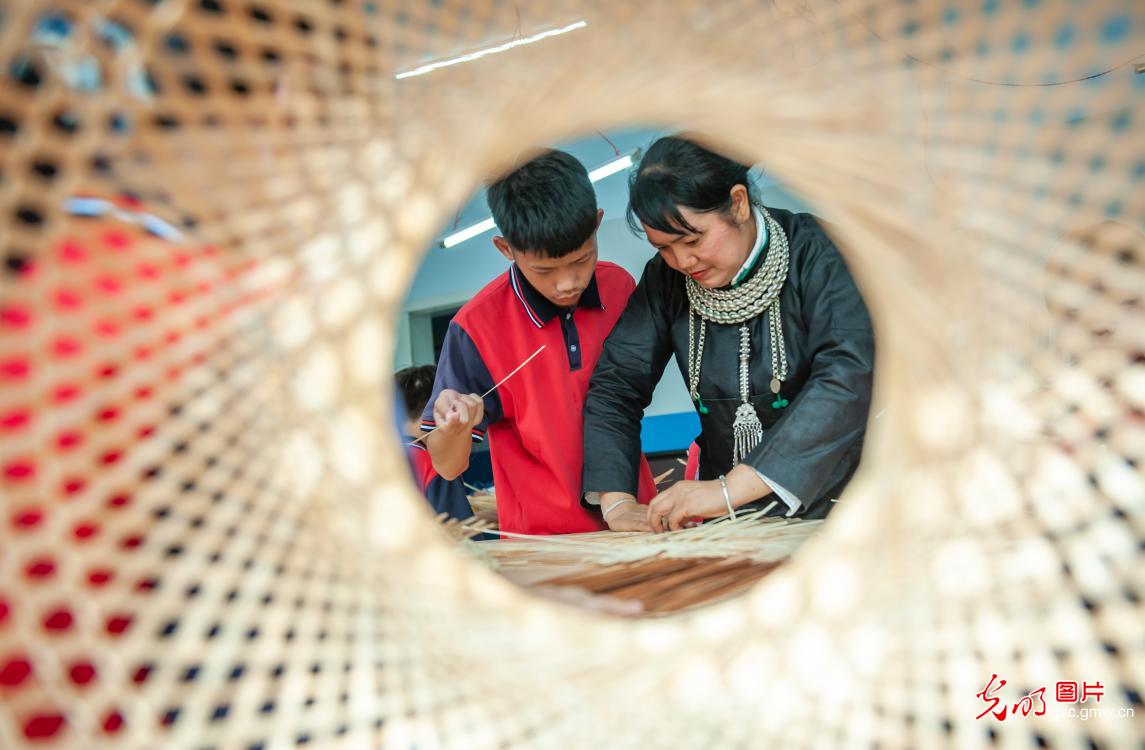 非遗进校园 文化润童心 非遗进校园 文化润童心