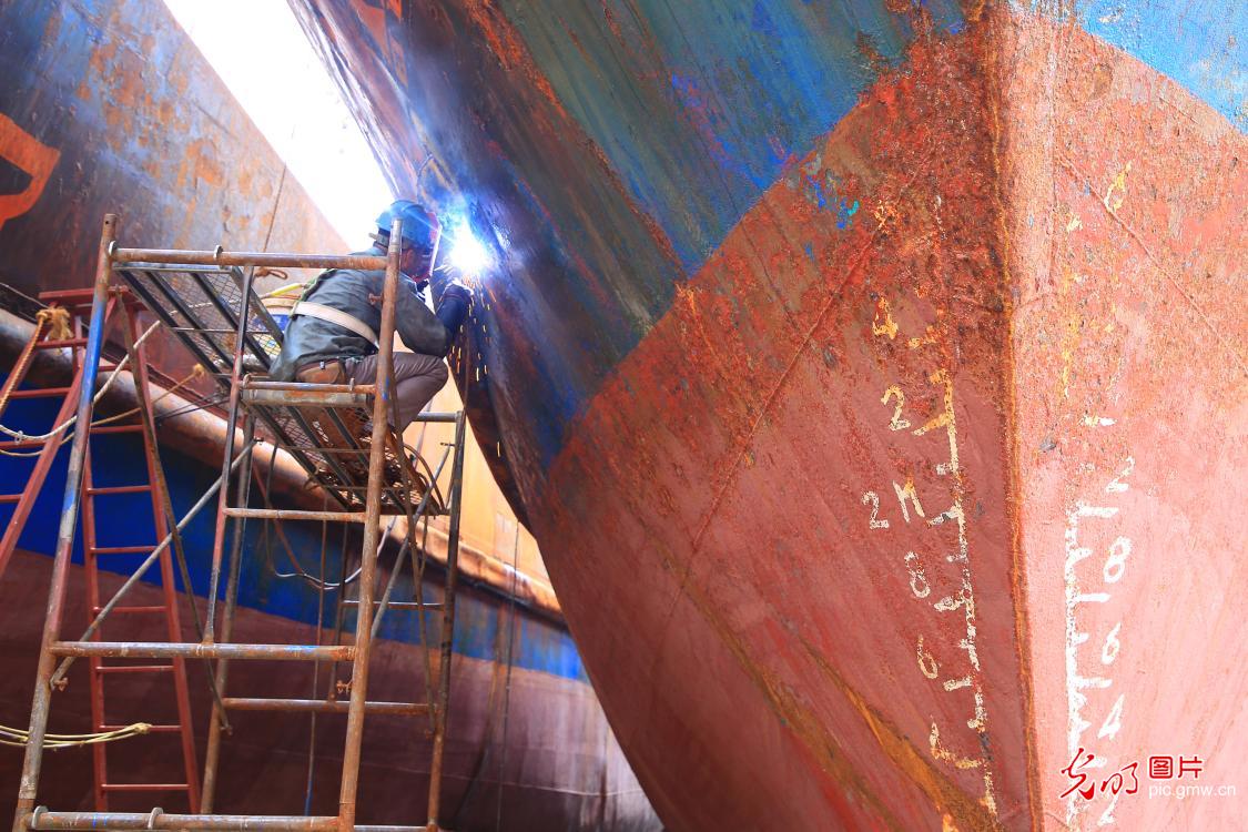 休渔季 修渔船 休渔季 修渔船