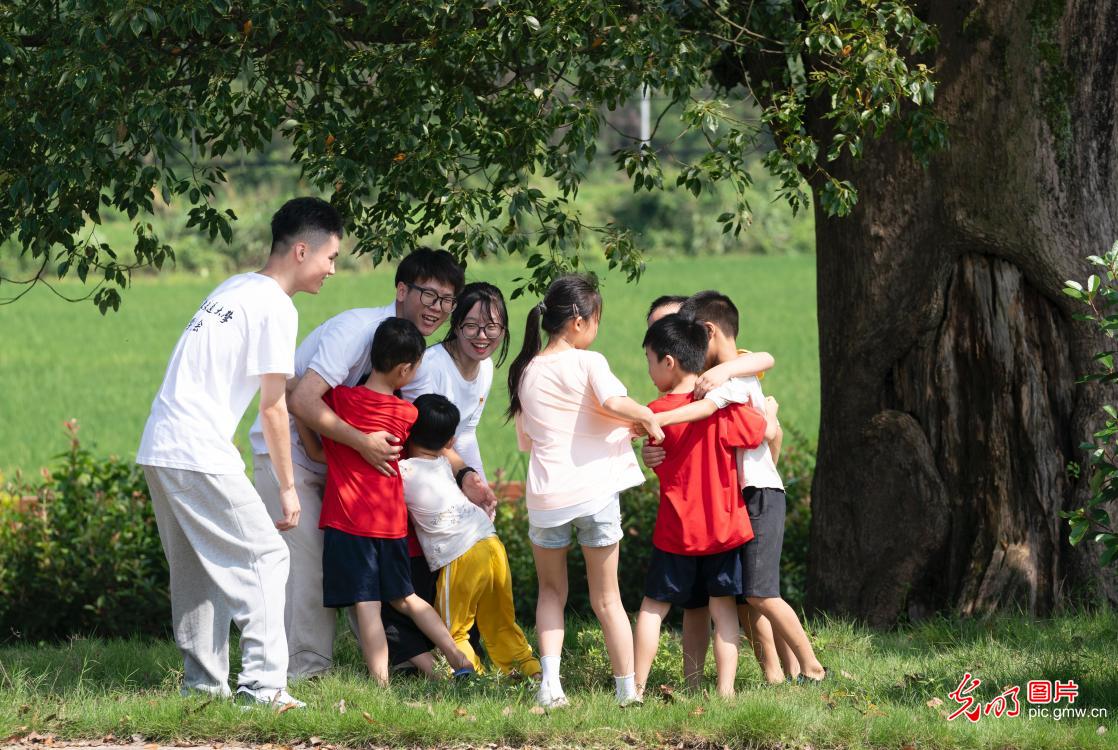 大学生“三下乡”开展社会调研