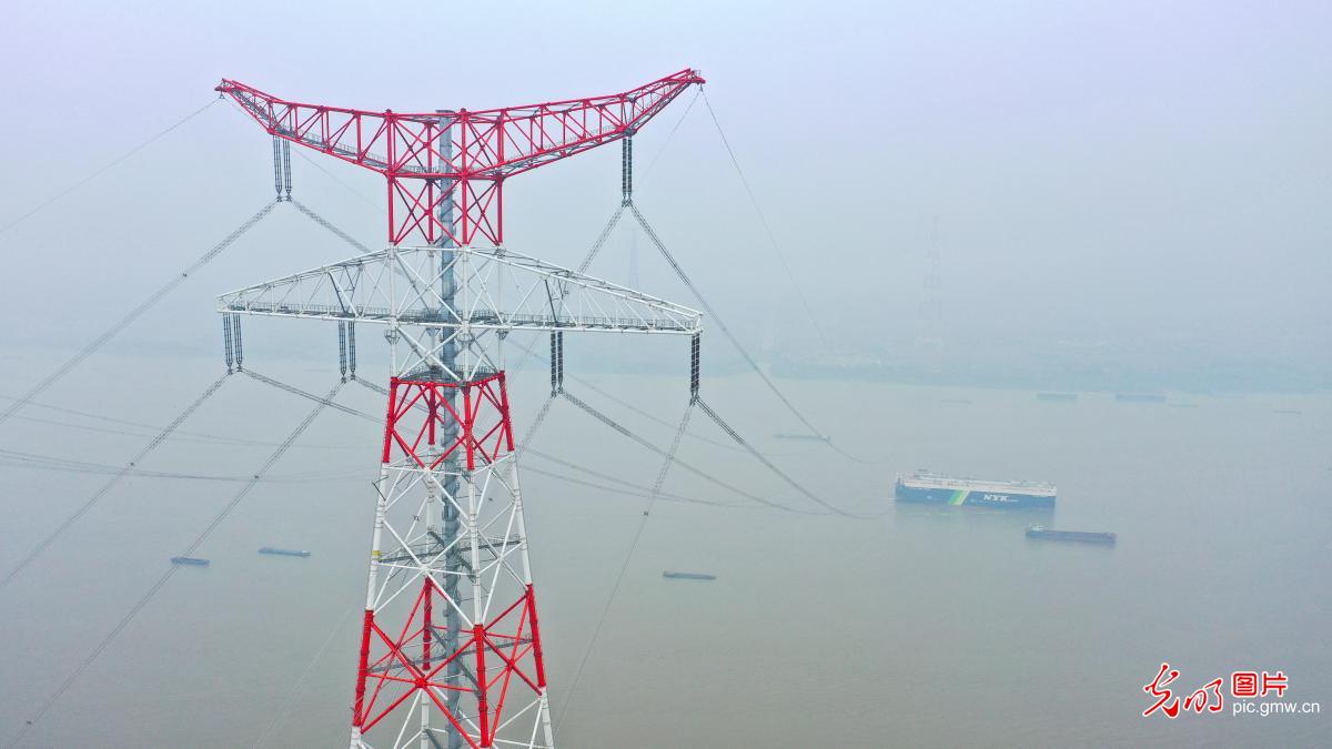 我国规模最大新能源跨江输送通道建成投运