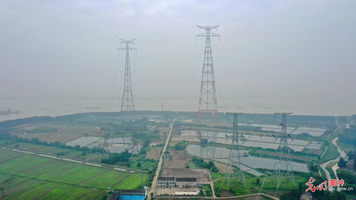 我国规模最大新能源跨江输送通道建成投运