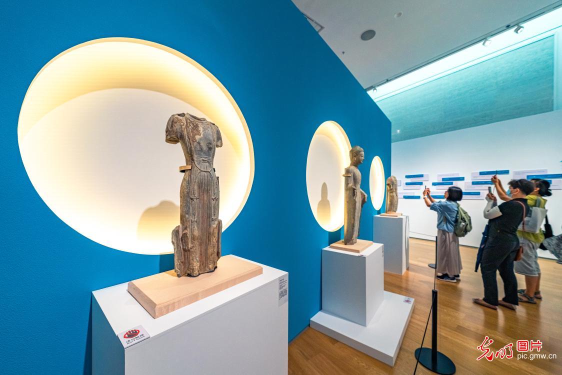 青州龙兴寺文物精品亮相苏博西馆