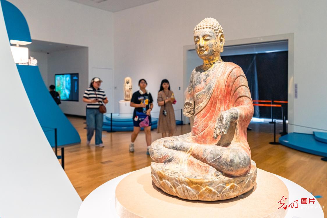 青州龙兴寺文物精品亮相苏博西馆