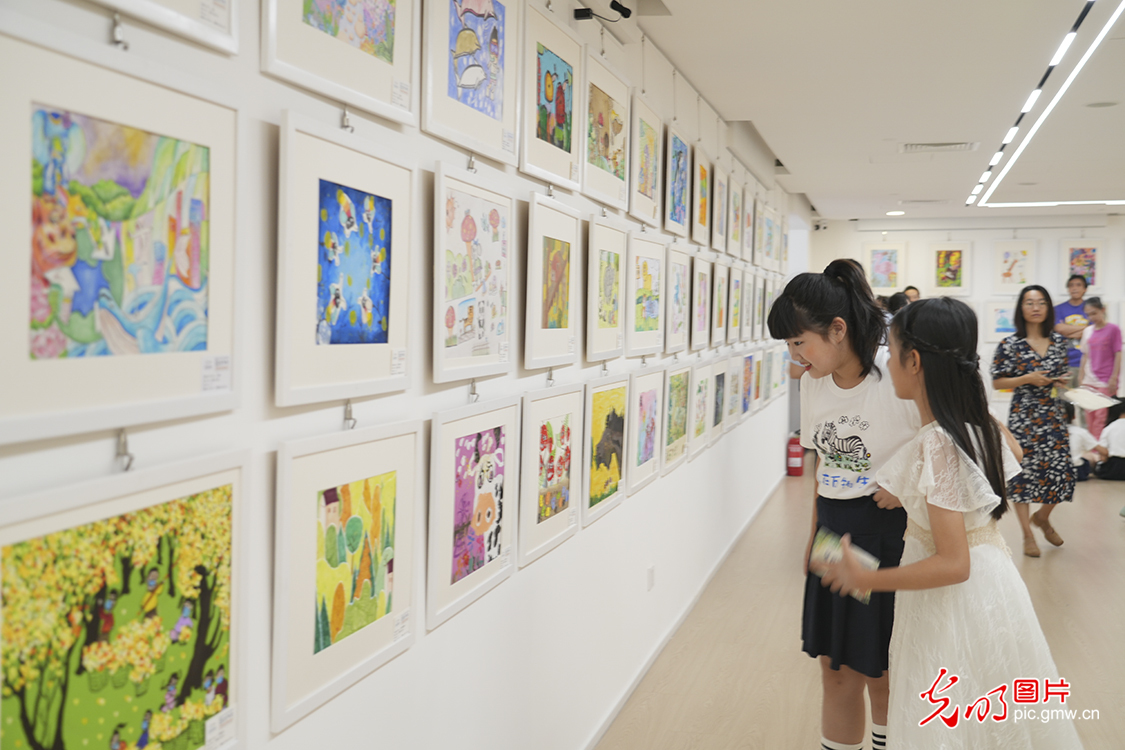 “美在万物生”国际儿童画公益巡展北京展开幕