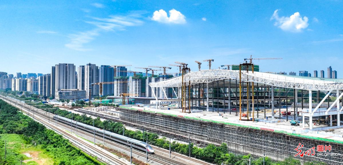 新合肥西站错峰施工保进度