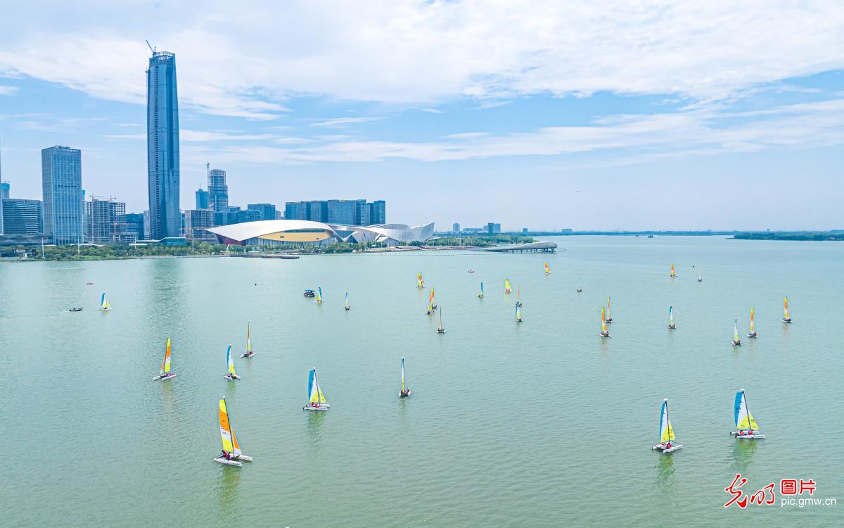 中国家庭帆船赛在苏州开赛