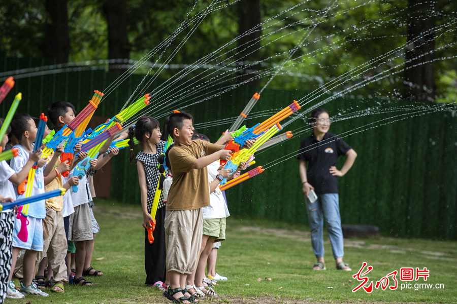 【夏日凉滋味】高温催热夏日“清凉经济”