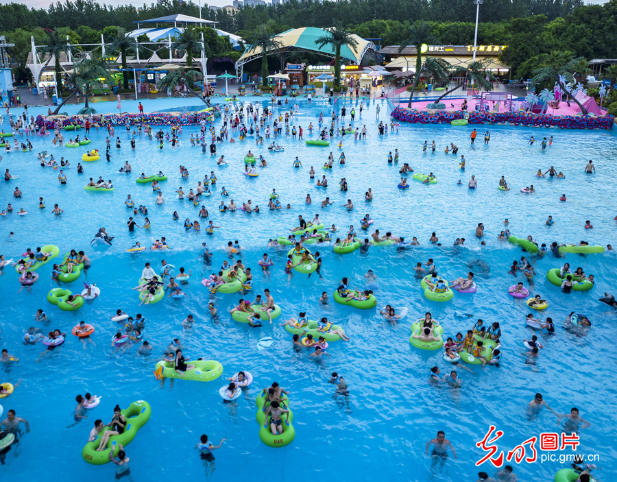 【夏日凉滋味】高温催热夏日“清凉经济”