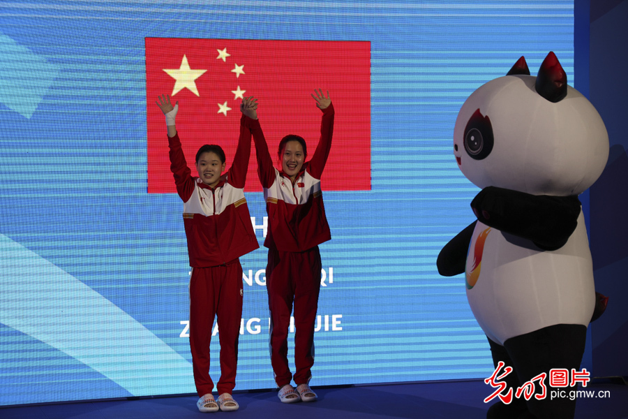 【大运风采】大运会女子双人10米跳中国队夺冠