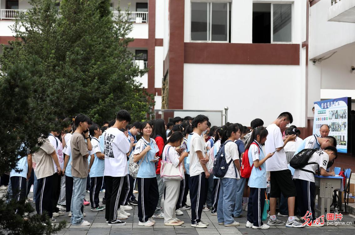 贵州高三、初三学生返校开学