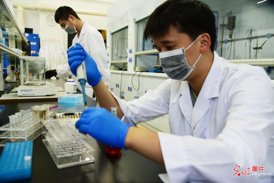 科学实验6-12岁视频在家就能做 f44d305ea5802641b69833.jpg