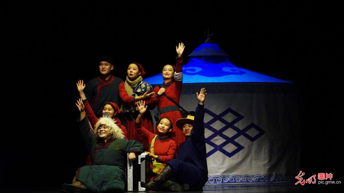乌兰牧骑情景音乐会在天津首演